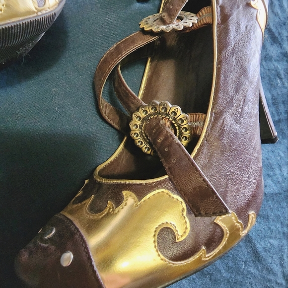Metallic gold and brown Steampunk style pumps Size 10 - Picture 3 of 8